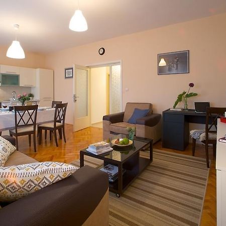 Luxe 3Br Apartment Split Room photo