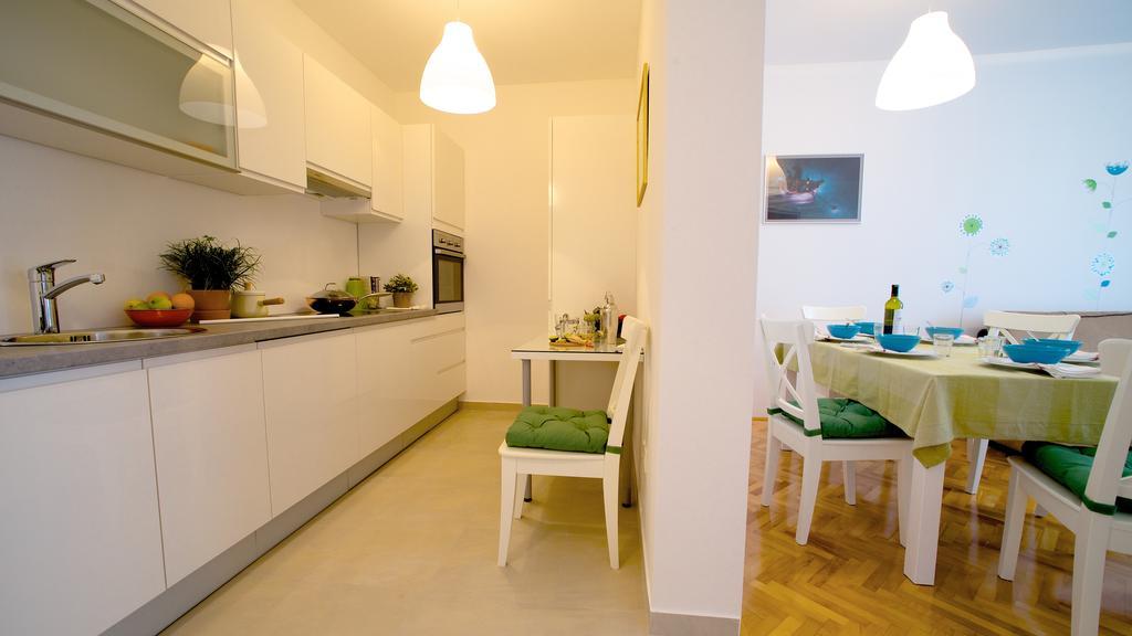 Luxe 3Br Apartment Split Room photo