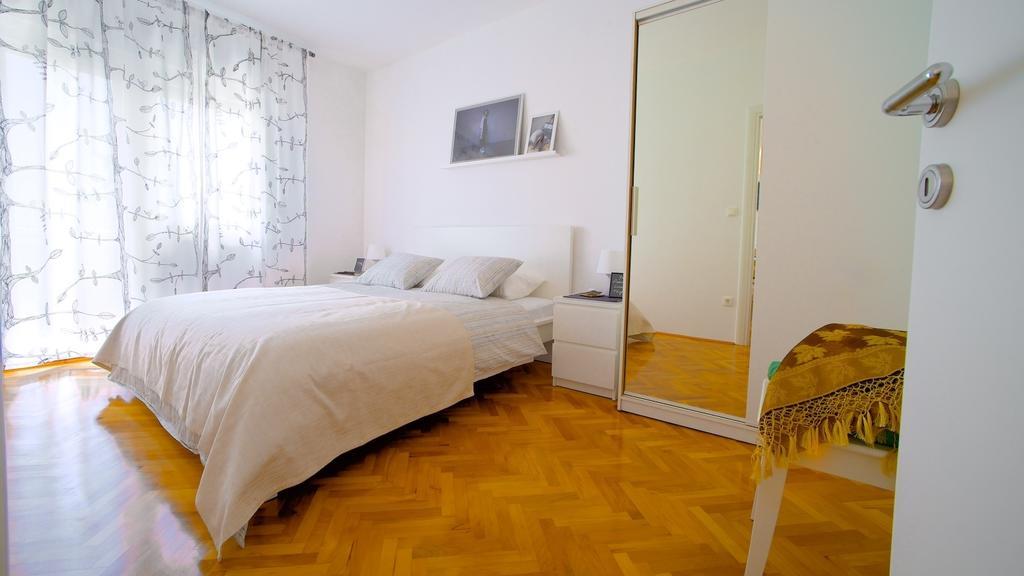 Luxe 3Br Apartment Split Room photo
